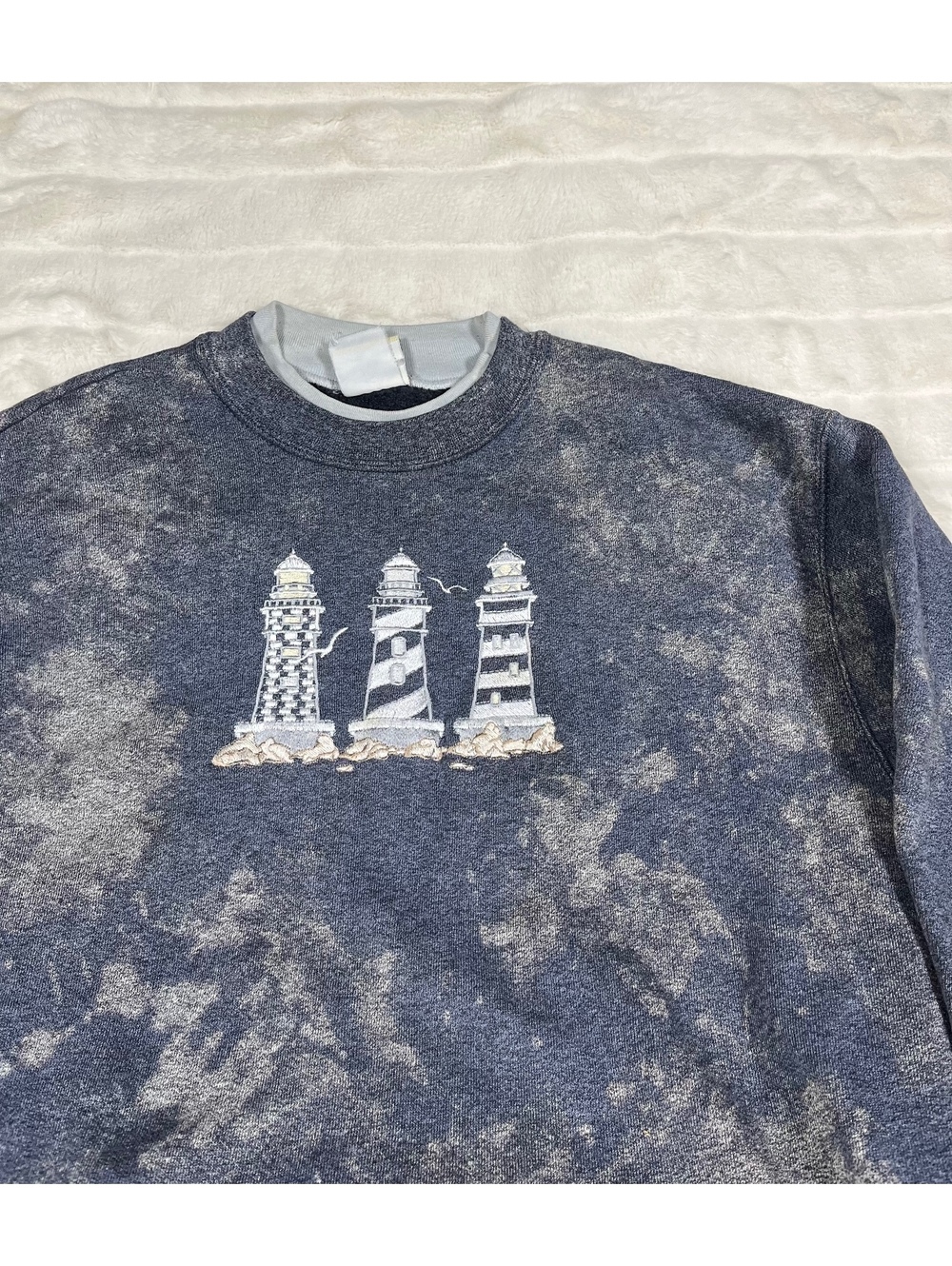 VTG Lee Women's L Blue Heavyweight Lighthouse Embroidered Bleach Dye Sweatshirt